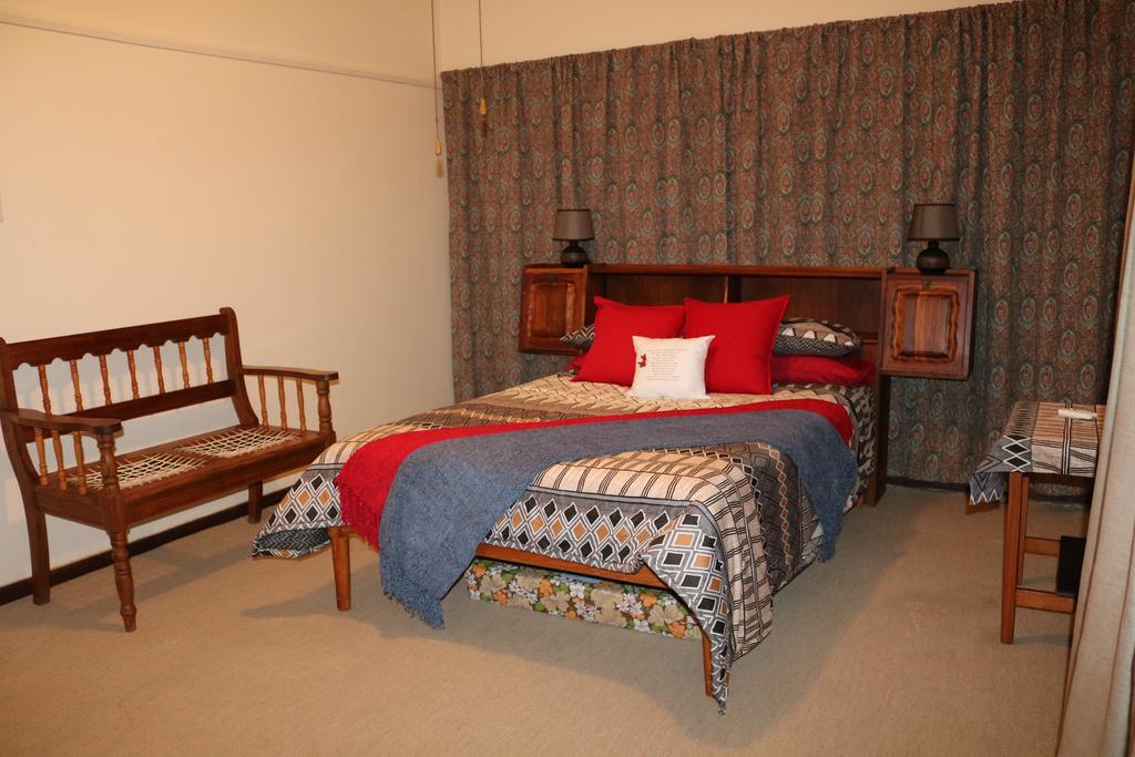 Grysbok Self Catering Accommodation Oudtshoorn Buitenkant foto
