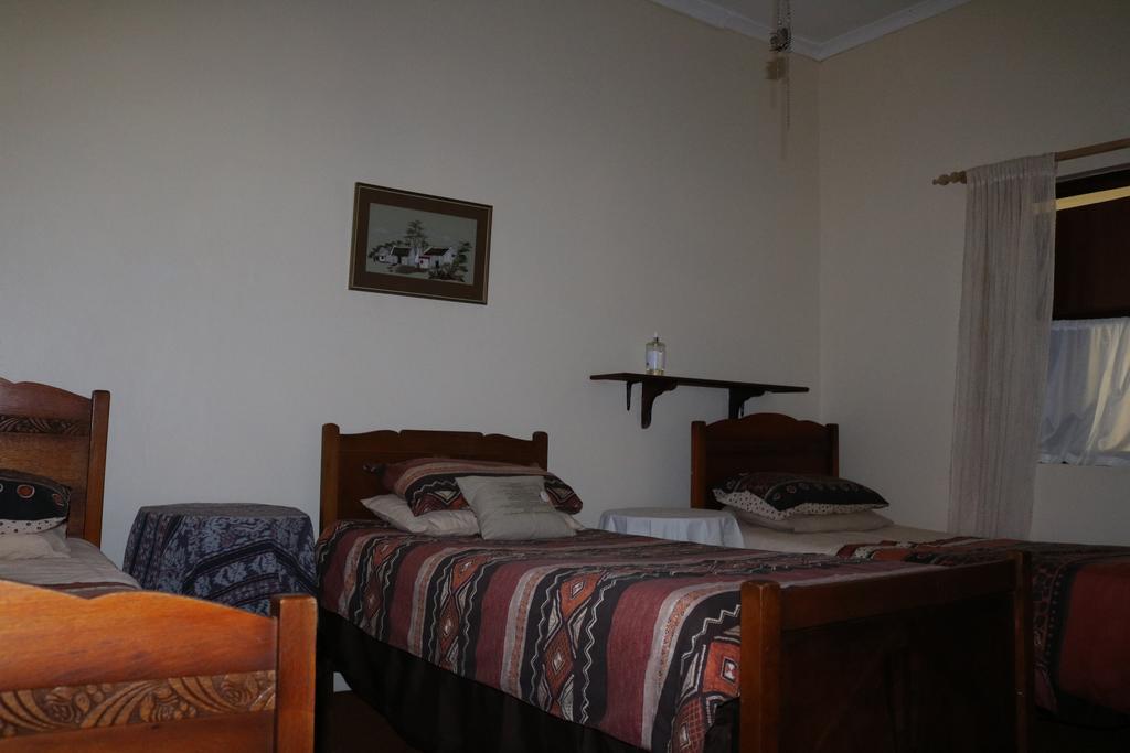 Grysbok Self Catering Accommodation Oudtshoorn Buitenkant foto